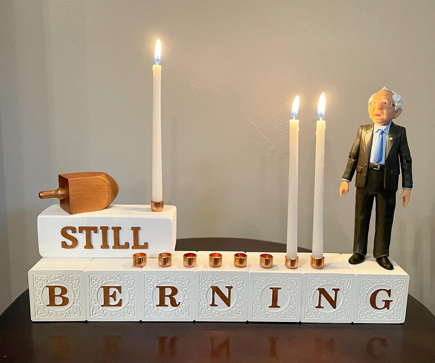 Still Berning Menorah