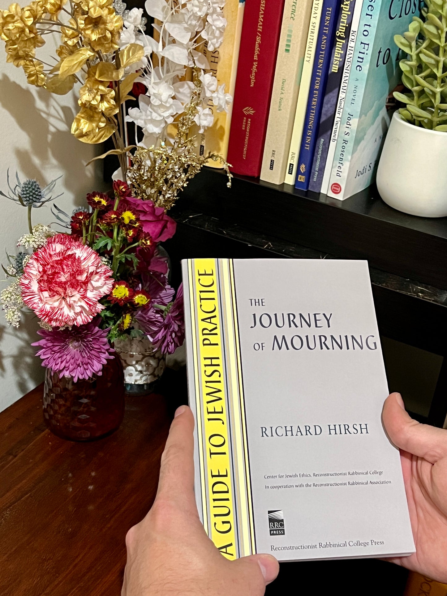 A Guide to Jewish Practice: The Journey of Mourning
